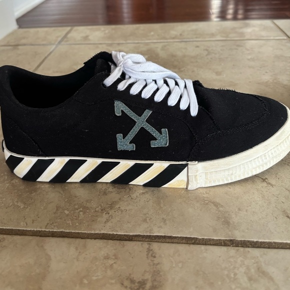 Off-White Men Sneakers - Picture 6 of 14
